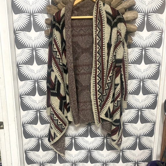 Source Unknown Sweaters - Aztec style sweater